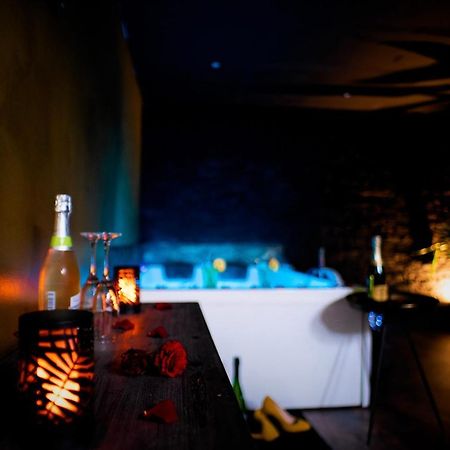 Love Suites & Spa "Le Loft" Avec Jacuzzi Privatif Medis ภายนอก รูปภาพ