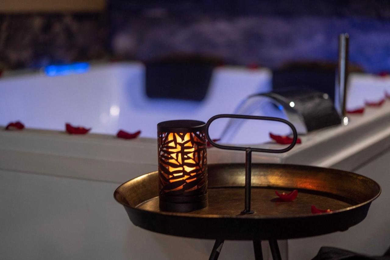 Love Suites & Spa "Le Loft" Avec Jacuzzi Privatif Medis ภายนอก รูปภาพ