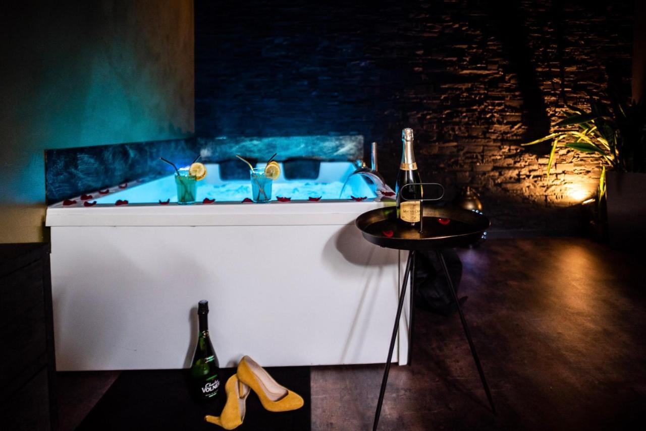 Love Suites & Spa "Le Loft" Avec Jacuzzi Privatif Medis ภายนอก รูปภาพ
