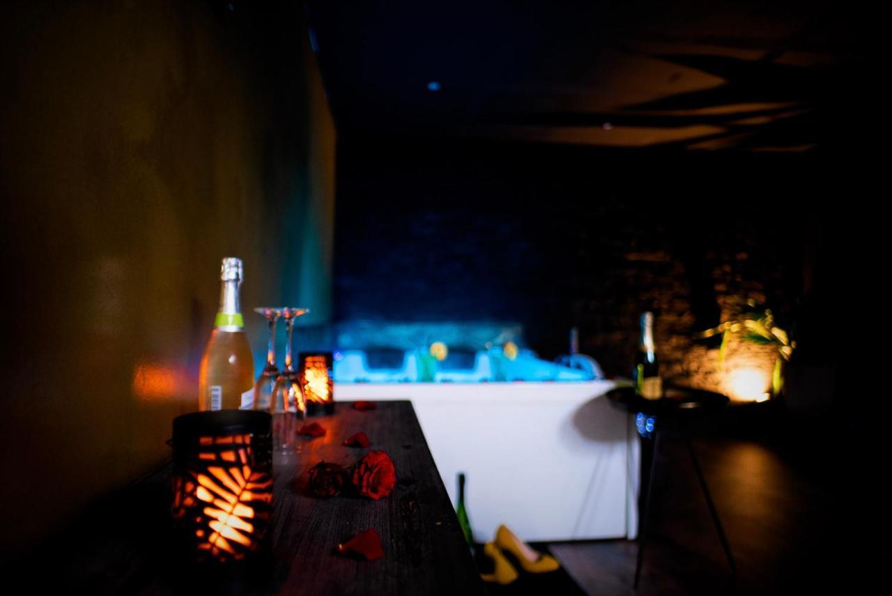 Love Suites & Spa "Le Loft" Avec Jacuzzi Privatif Medis ภายนอก รูปภาพ