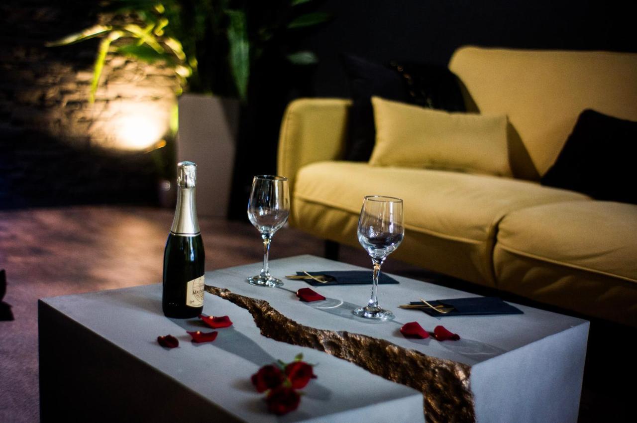 Love Suites & Spa "Le Loft" Avec Jacuzzi Privatif Medis ภายนอก รูปภาพ